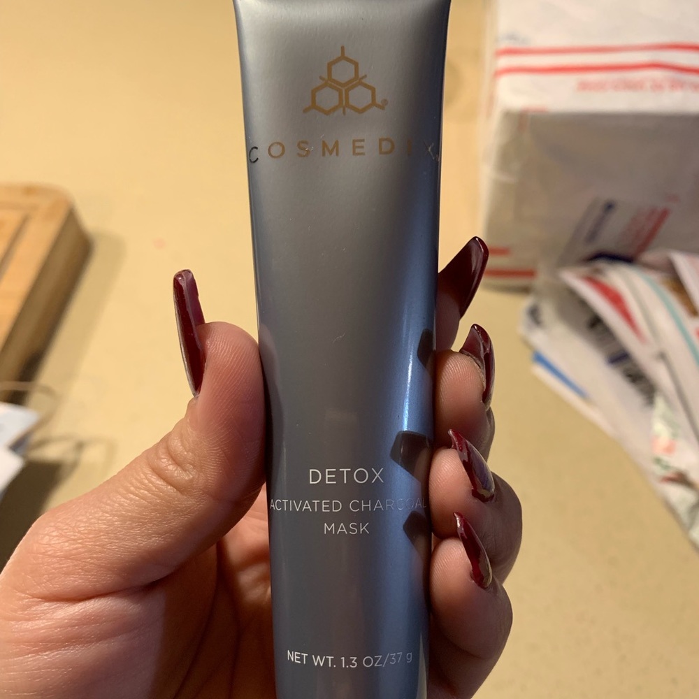 Cosmedix Detox Activated Charcoal Mask